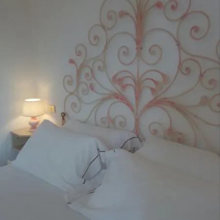 Hotel Mya Porto Cervo Otel 3*